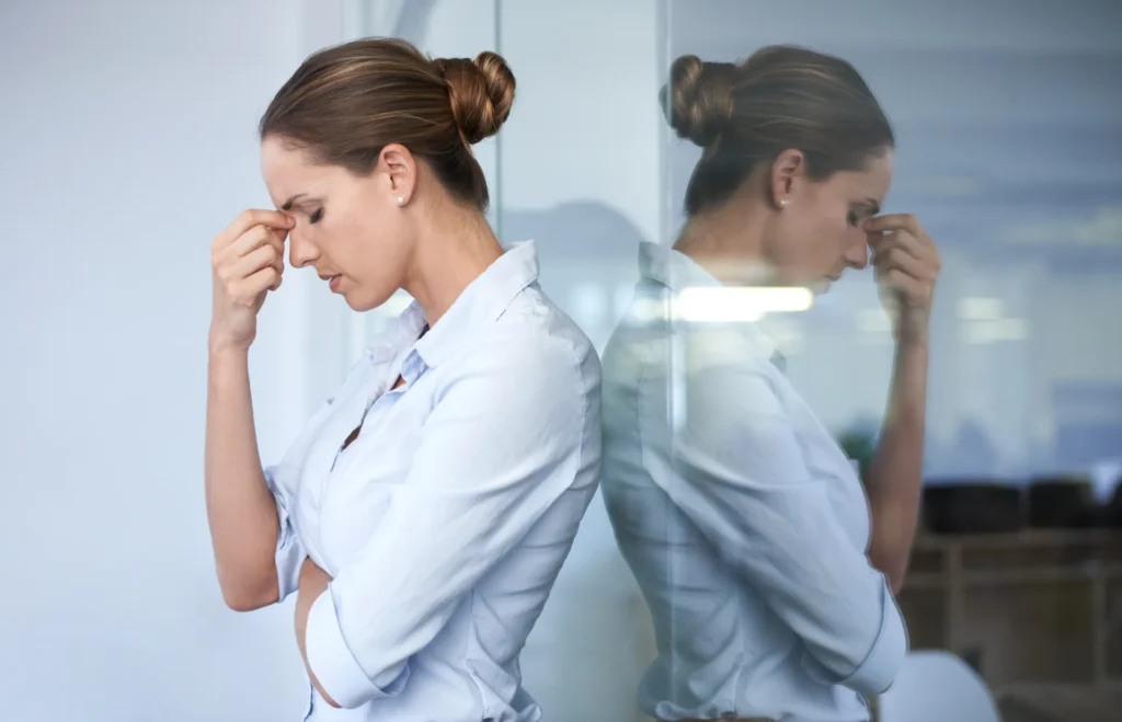 Donna stressata dal troppo lavoro