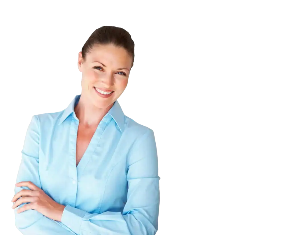 donna giovane che indossa una camicia azzurra mentre sorride in camera